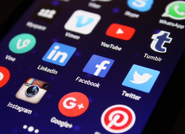 social media buttons
