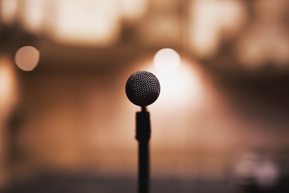 Microphone stand