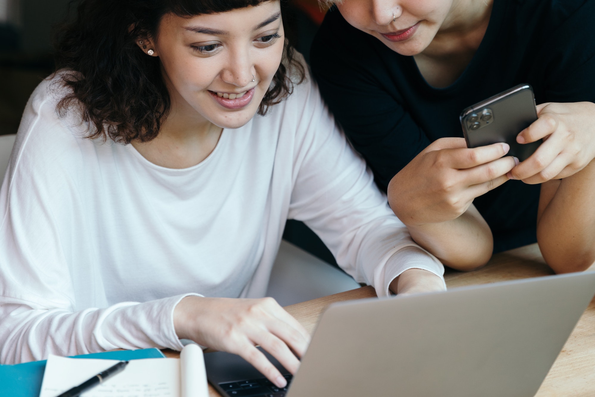 Friends on laptop
