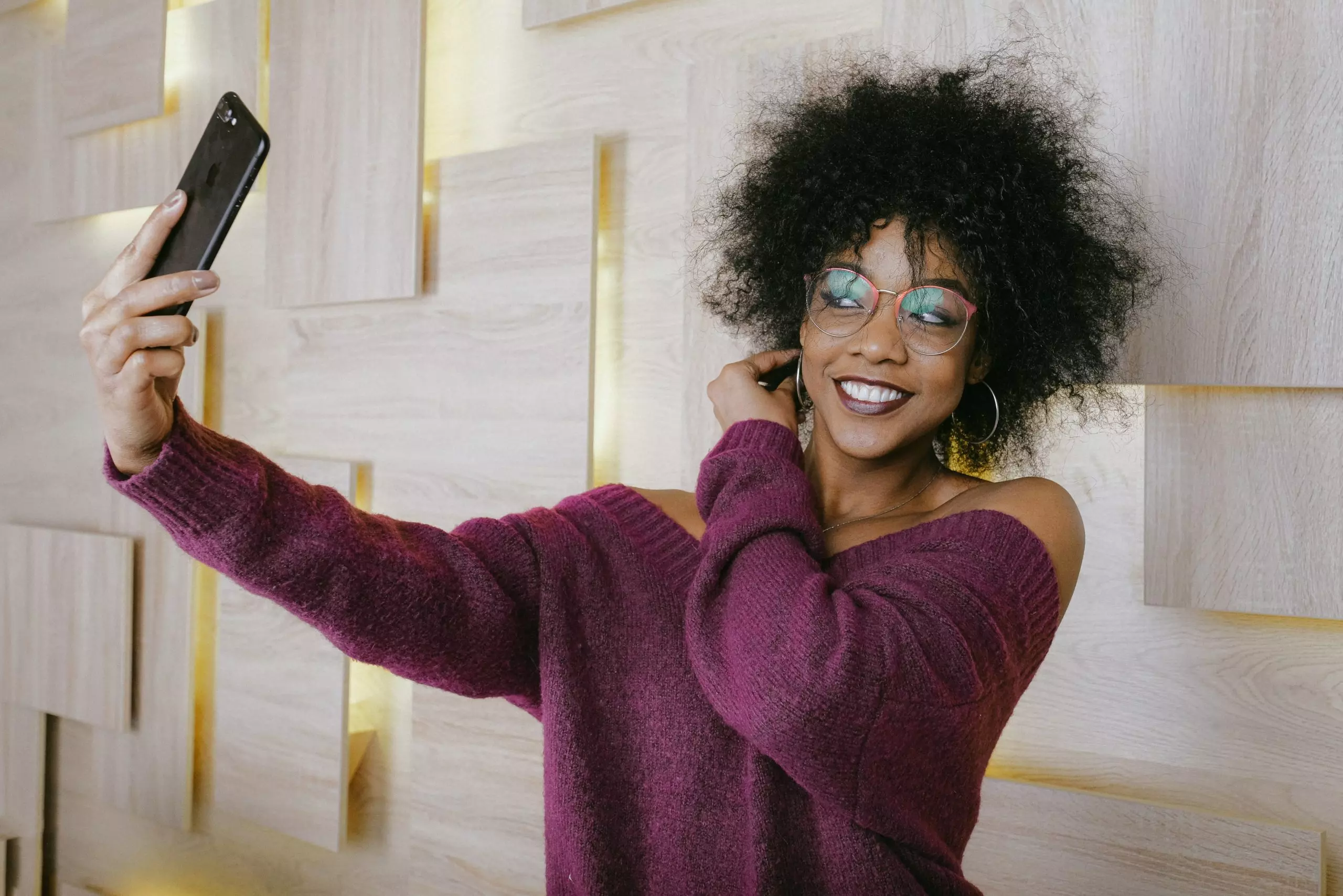 woman taking selfie